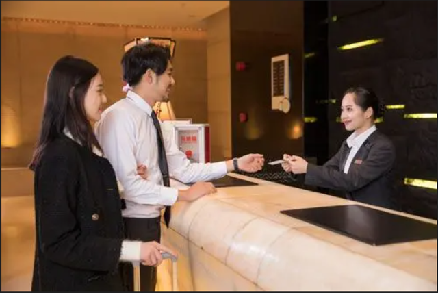 酒店入住登記規(guī)定 非夫妻異性同住與單人登記的潛在風(fēng)險(xiǎn)